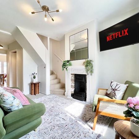 Charming Central Windsor 2 Bed Cottage Free Residents Parking And Private Garden Legoland Ascot Windsor Castle Thorpe Park Heathrow Airport 外观 照片