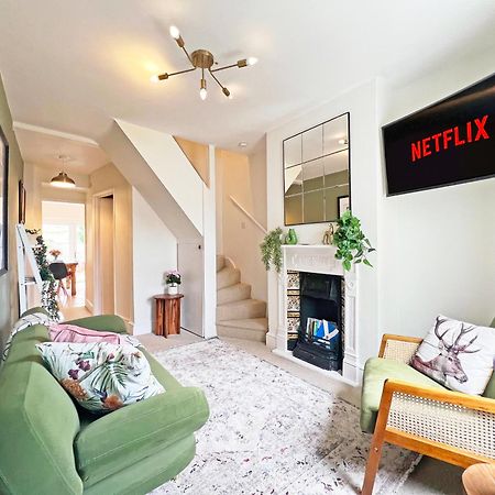 Charming Central Windsor 2 Bed Cottage Free Residents Parking And Private Garden Legoland Ascot Windsor Castle Thorpe Park Heathrow Airport 外观 照片