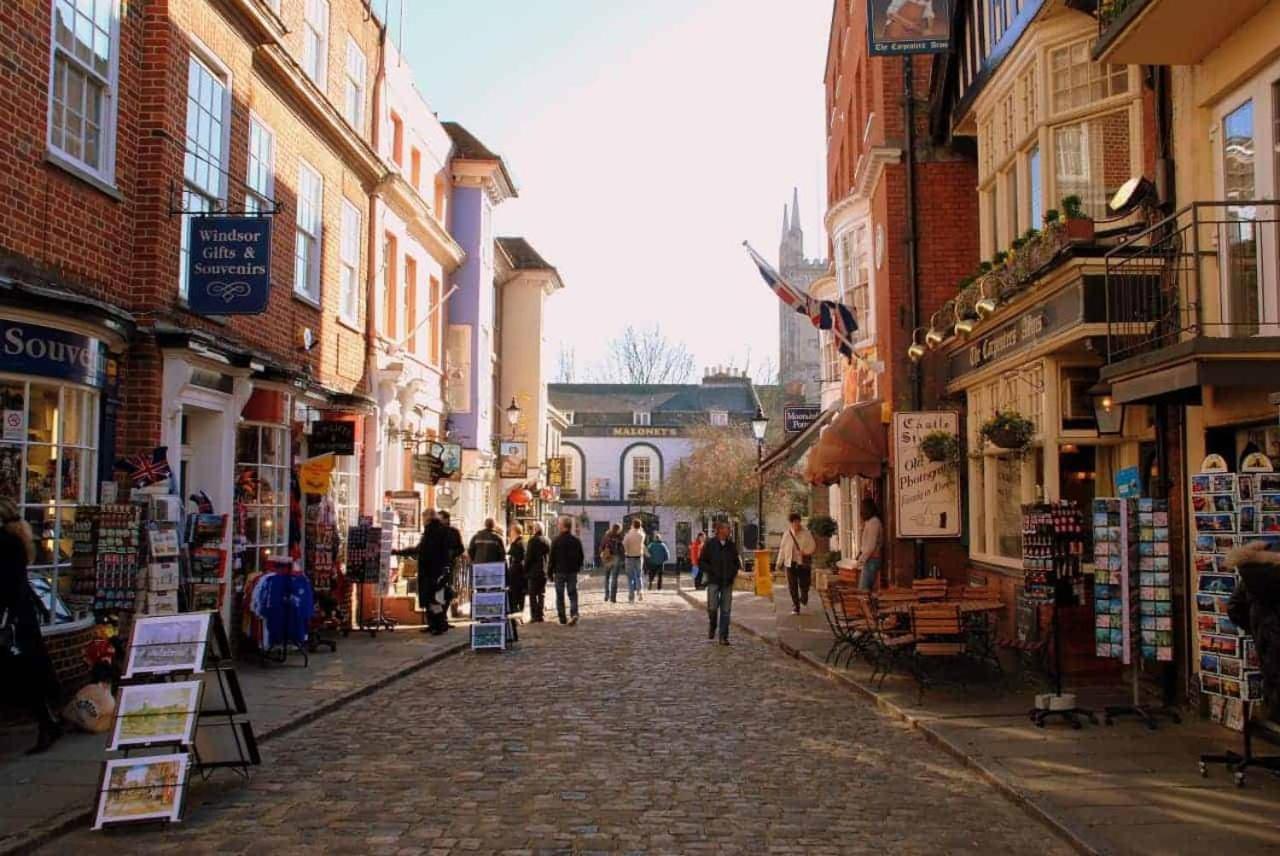 Charming Central Windsor 2 Bed Cottage Free Residents Parking And Private Garden Legoland Ascot Windsor Castle Thorpe Park Heathrow Airport 外观 照片